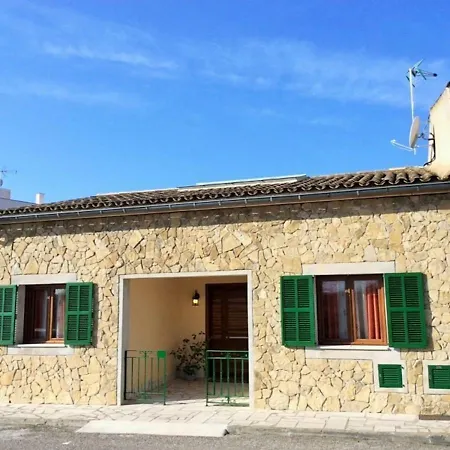 Botellas Holiday home Petra (Mallorca)
